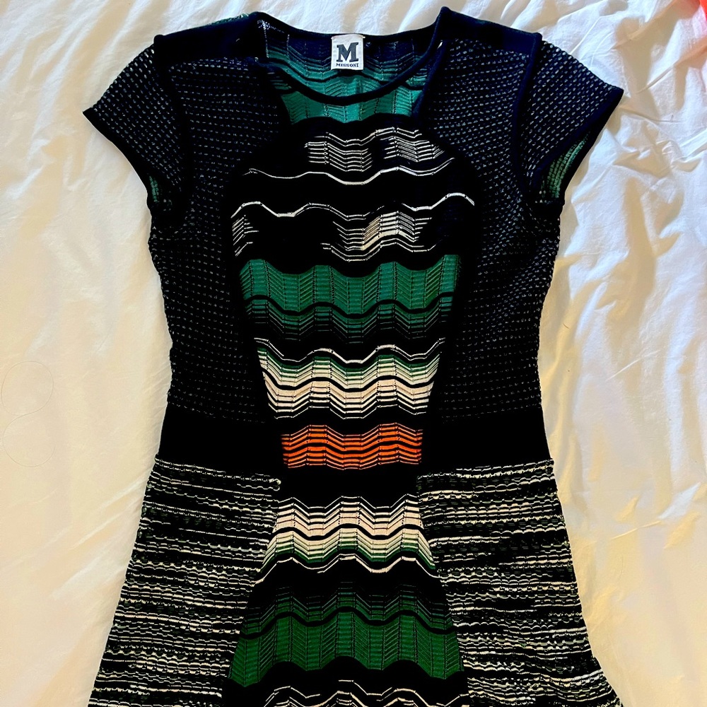 M Missoni short sleeve knee length knit dress in signature chevron size 42